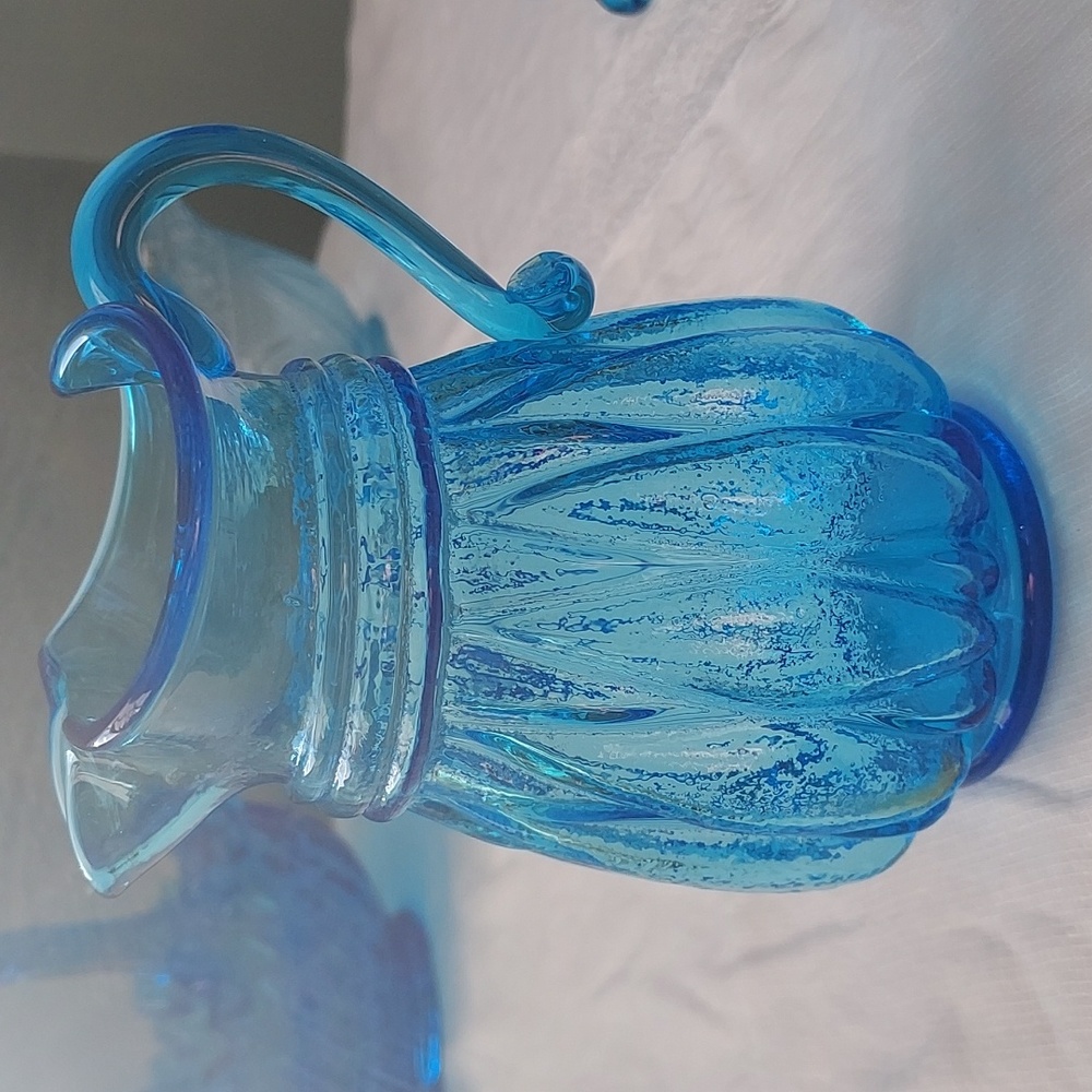 Turquoise blue ๐ Vintage glass pitcher vase with wide mouth spout - Picture 10 of 16